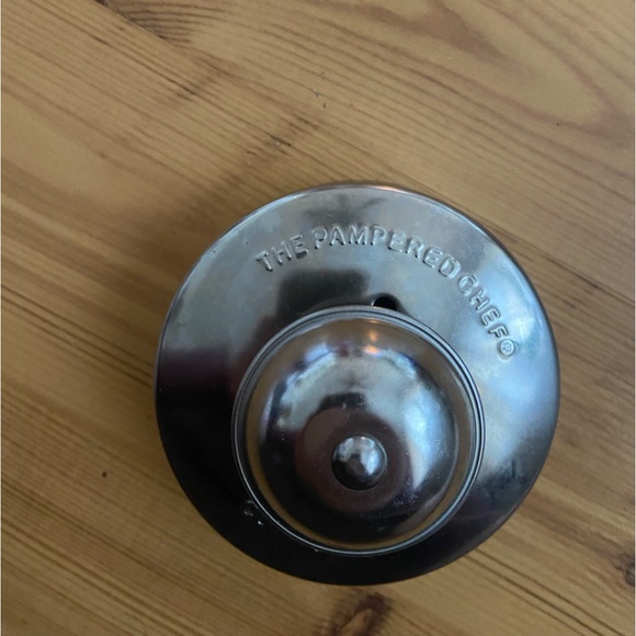 Pampered Chef Cut N Seal, cut everything biscuits to uncrusted sandwiches, NWT - Picture 2 of 4